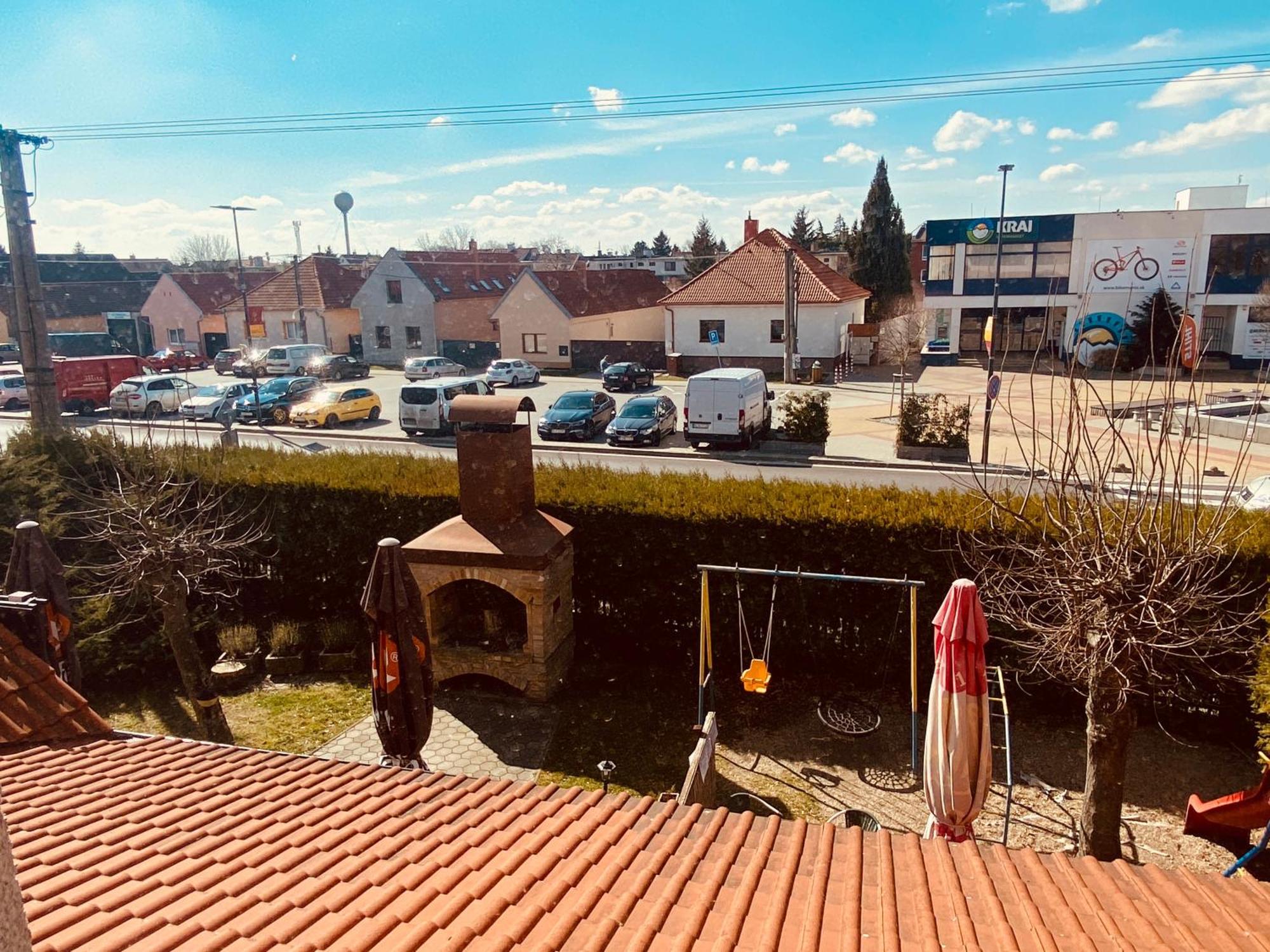 Rusovsky Penzion Bratislava Buitenkant foto