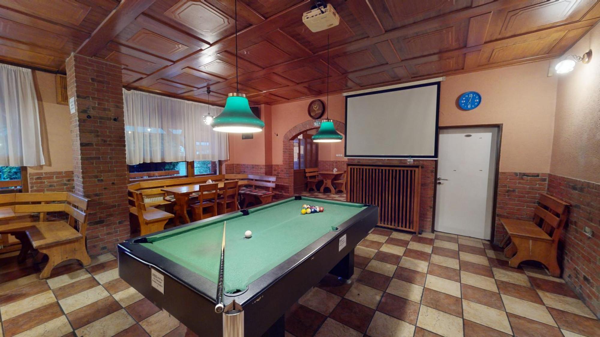 Rusovsky Penzion Bratislava Buitenkant foto